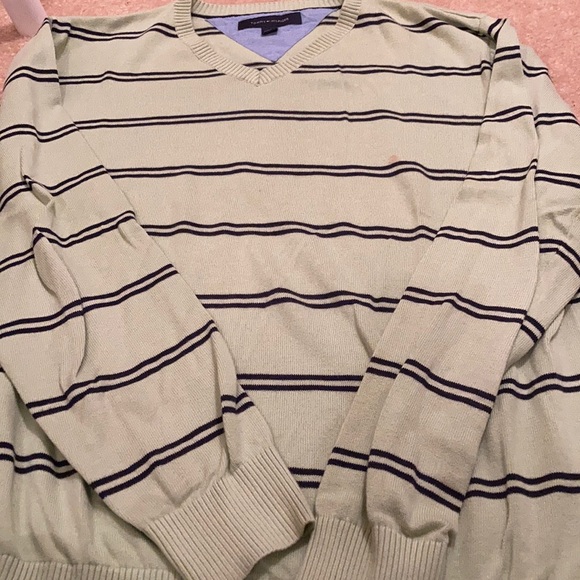 Sweater - Picture 3 of 4